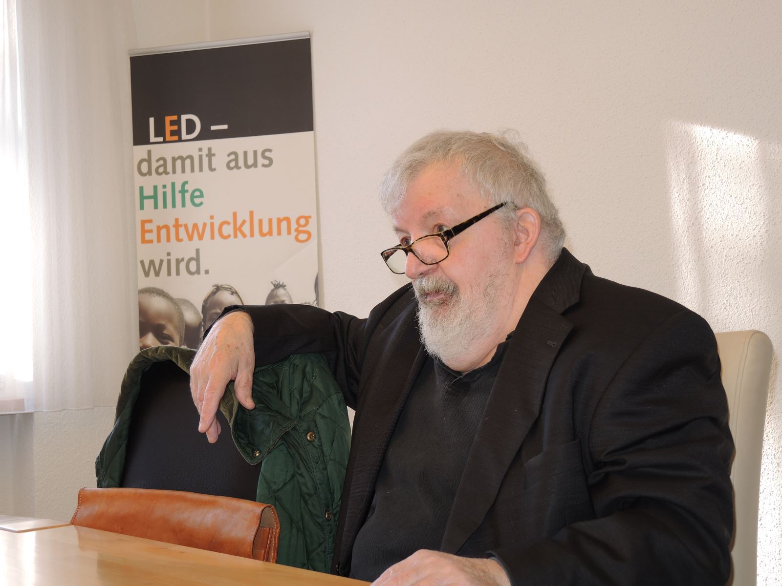 In memory of Robert Allgäuer